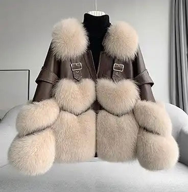 giacca in pelliccia di volpe con pelle marrone