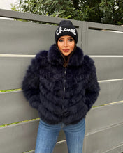 Load the image into the Gallery viewer, Vanessa