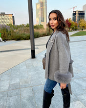 Load the image into the Gallery viewer, Mimì