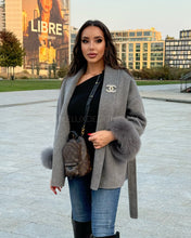 Load the image into the Gallery viewer, Mimì