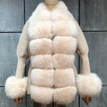 Load the image into the Gallery viewer, Cardigan di lana con pelliccia di volpe nude cipria