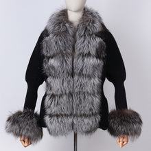 Load image into Gallery viewer, Cardigan di lana con pelliccia di volpe argentata