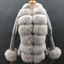Load image into Gallery viewer, Cardigan di lana con pelliccia di volpe grigia chiara