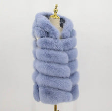 Load the image into the Gallery viewer, Gilet lungo in pelliccia di volpe con cappuccio baby blue