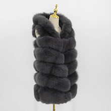 Load image into Gallery viewer, Gilet lungo in pelliccia di volpe con cappuccio grigia